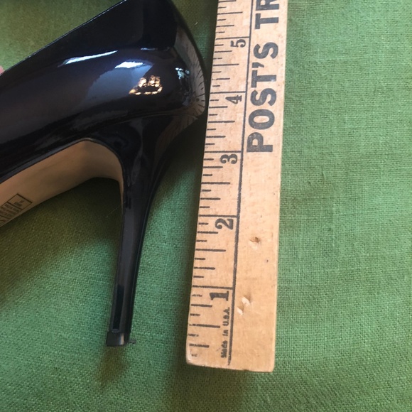 WHBM Navy Patented Heels - Picture 5 of 5